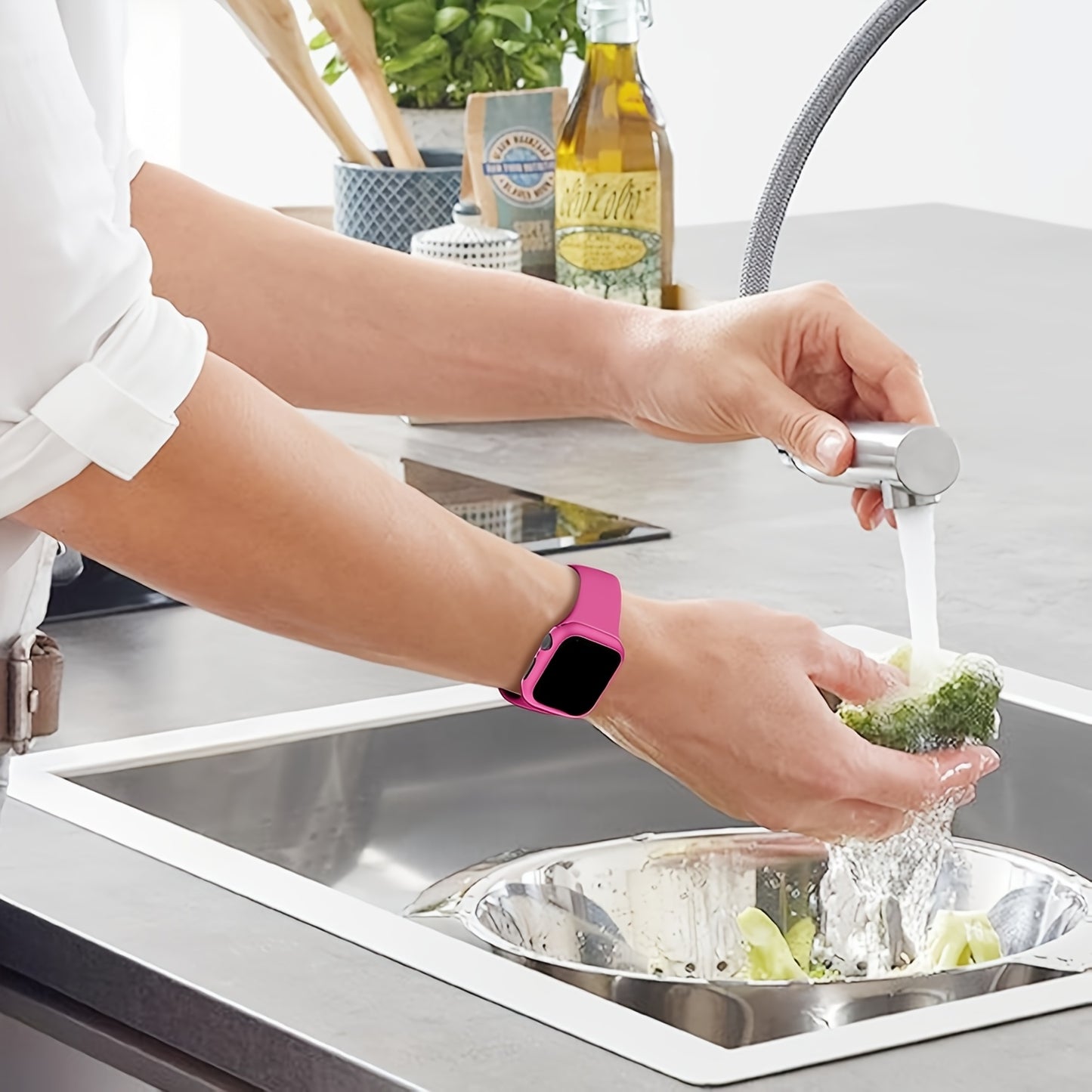 Quanfun 16 Apple Watch Sport Band With Screen Protector